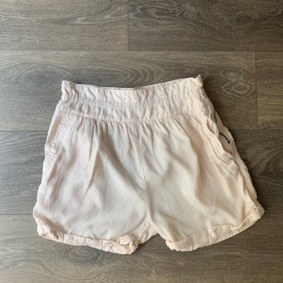 Aritzia Wilfred Women's Shorts Crepe Paperbag Ruched Elastic Waist Pale pink 2 - Picture 7 of 16